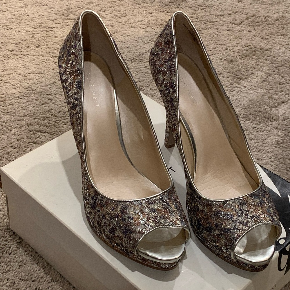 NEW Nine West Sequin Heels Size: 9